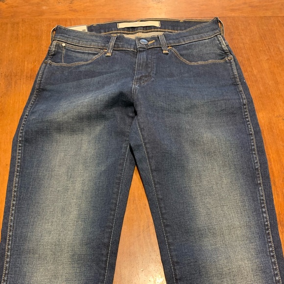 NWT Ladies Wrangler Corynn Jeans - Picture 3 of 15